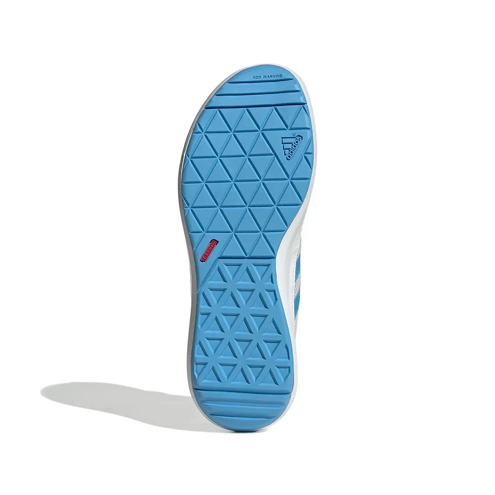 Adidas ROAMBOAT Lightweight Breathable Mesh Running Shoes for Men and Women Mesh Sneakers with Light Blue Accents for Daily Wear