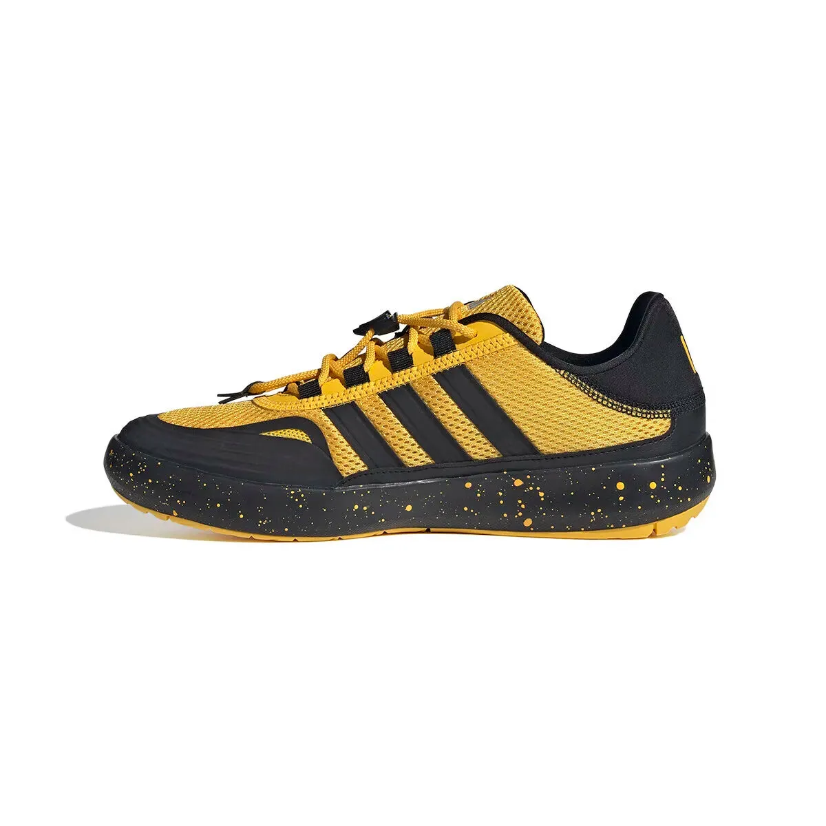 Adidas ROAMBOAT Lightweight Breathable Mesh Running Shoes for Men and Women Mesh Sneakers with Light Blue Accents for Daily Wear