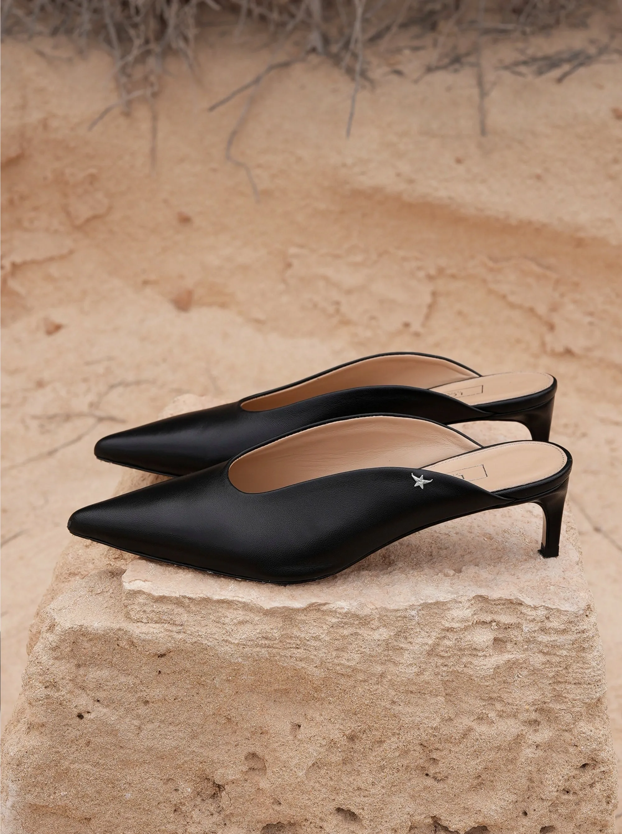 KATY BLACK LEATHER MULES SLIPPERS