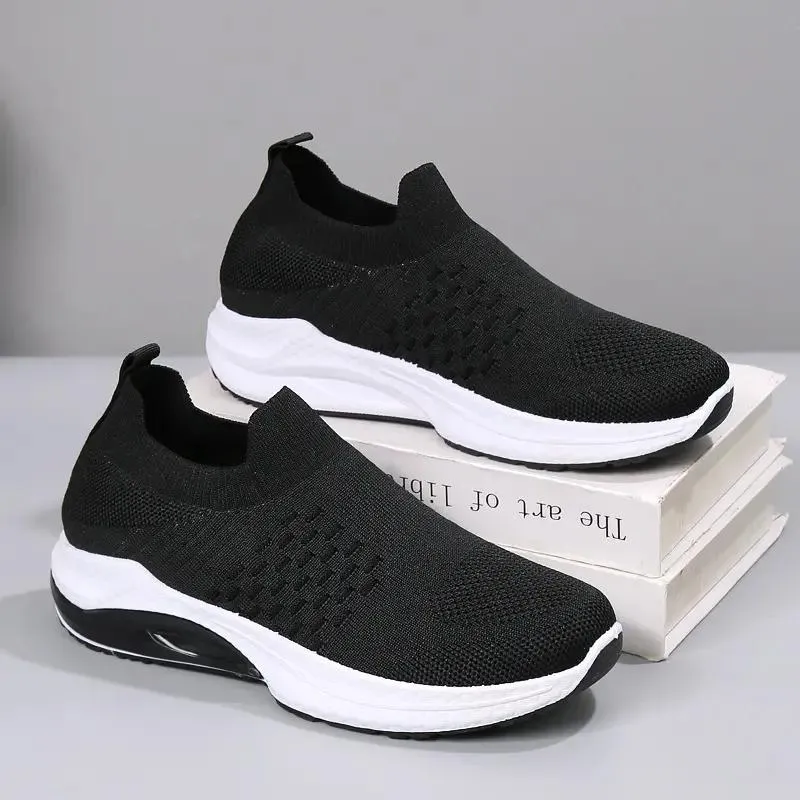 new soft sole sports shoes