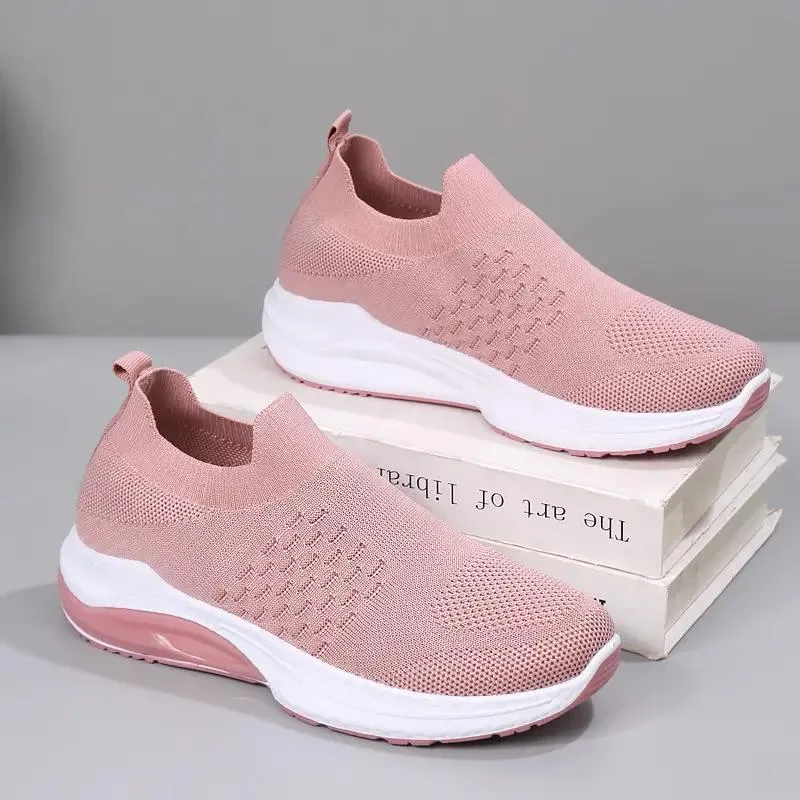 new soft sole sports shoes