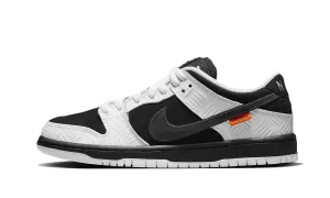 Nike SB Dunk Low TIGHTBOOTH