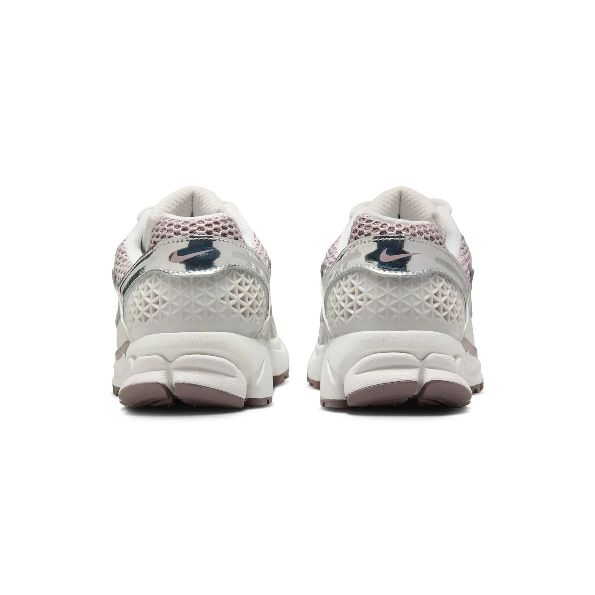 Nike Womens Zoom Vomero 5 Shoes
