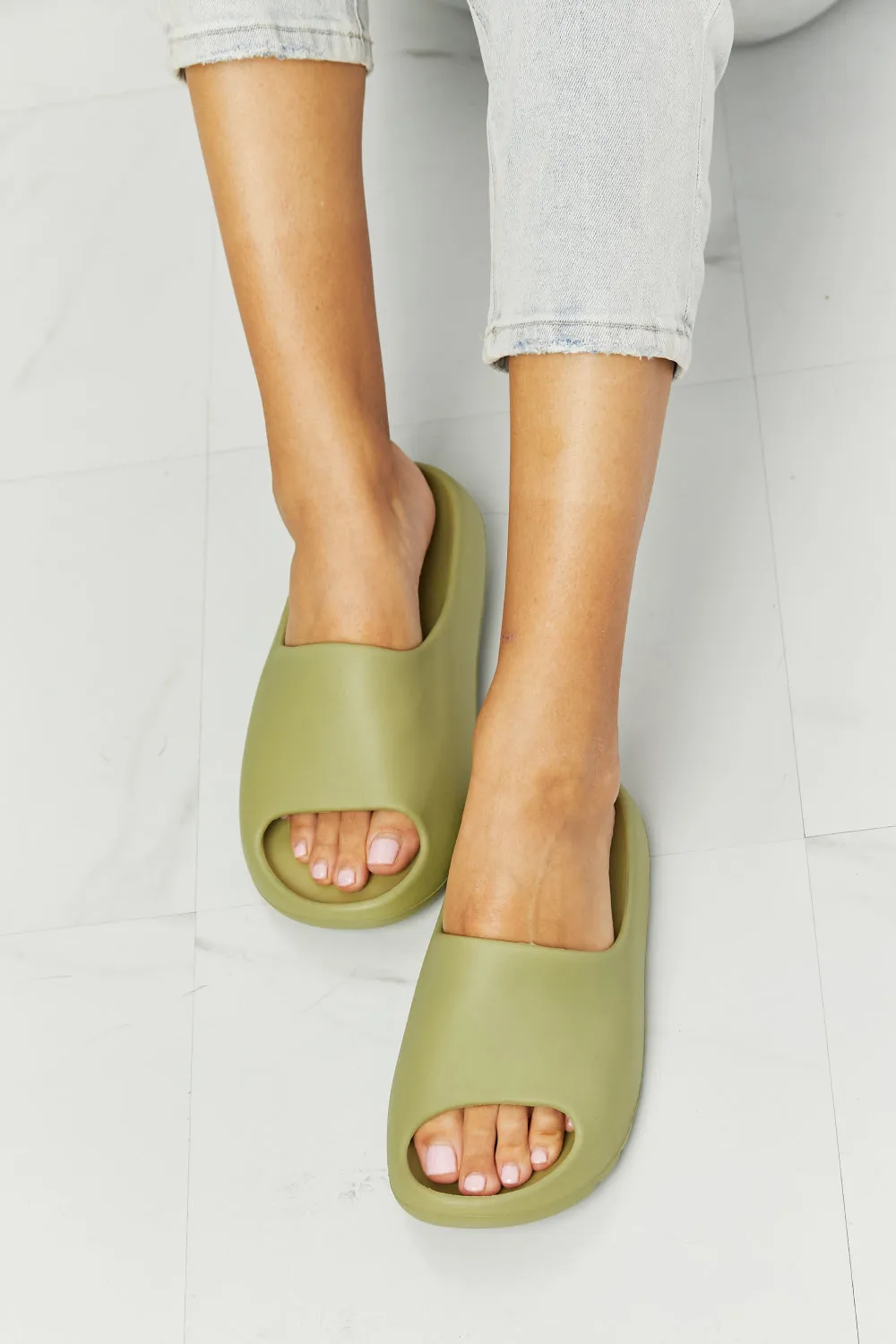 NOOK JOI Cozy Green Comfort Slides