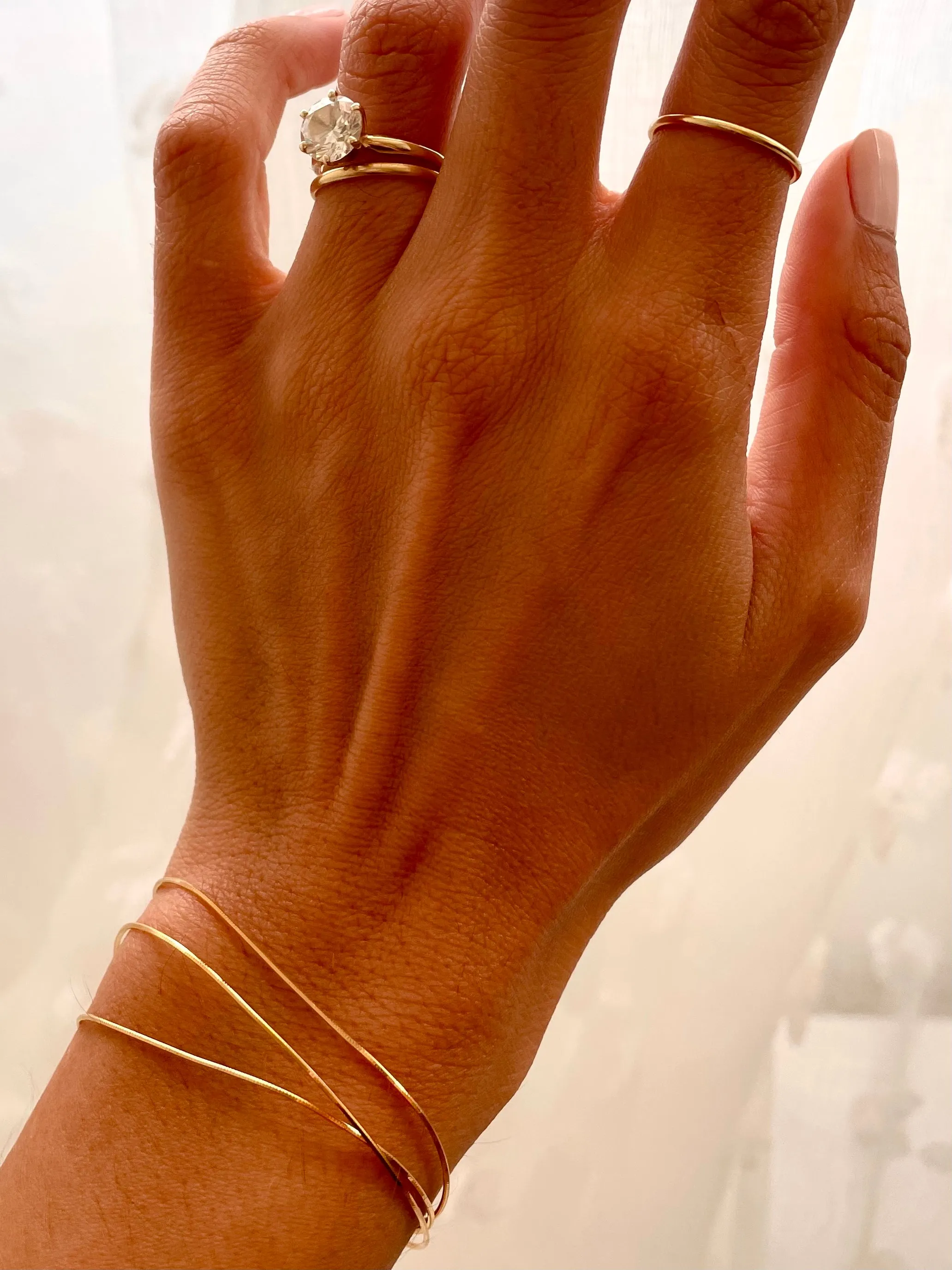 Sonya Thin Round Band