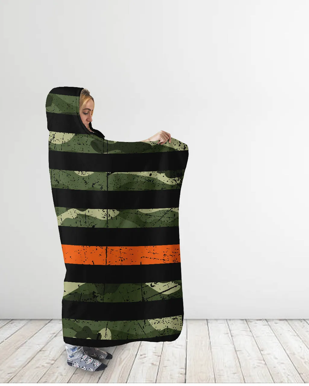 Thin Camo Line Hooded Blanket