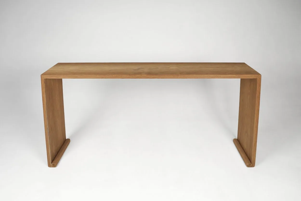 Thin Mandarin Console