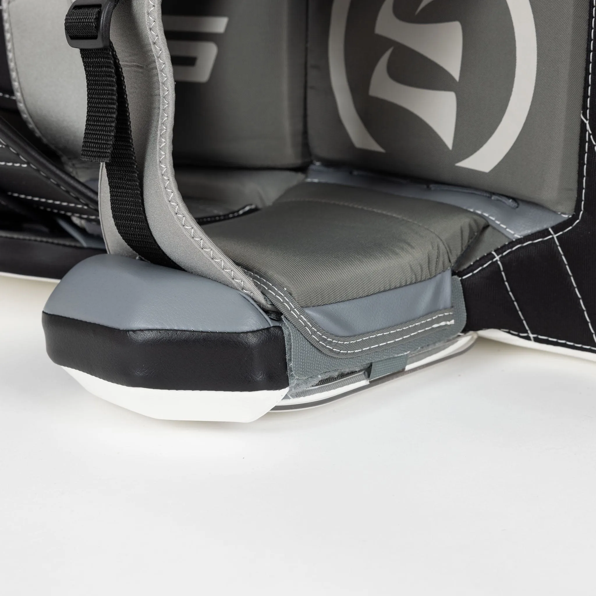 Warrior Ritual G6 E  Senior Goalie Leg Pads